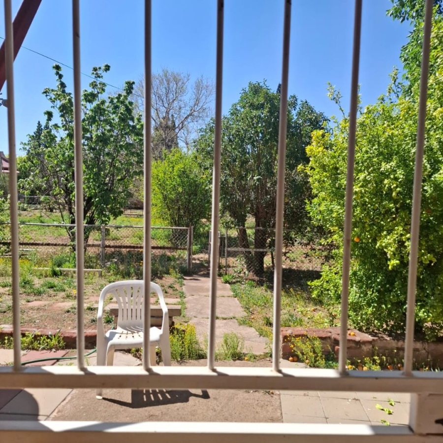 2 Bedroom Property for Sale in Trompsburg Free State